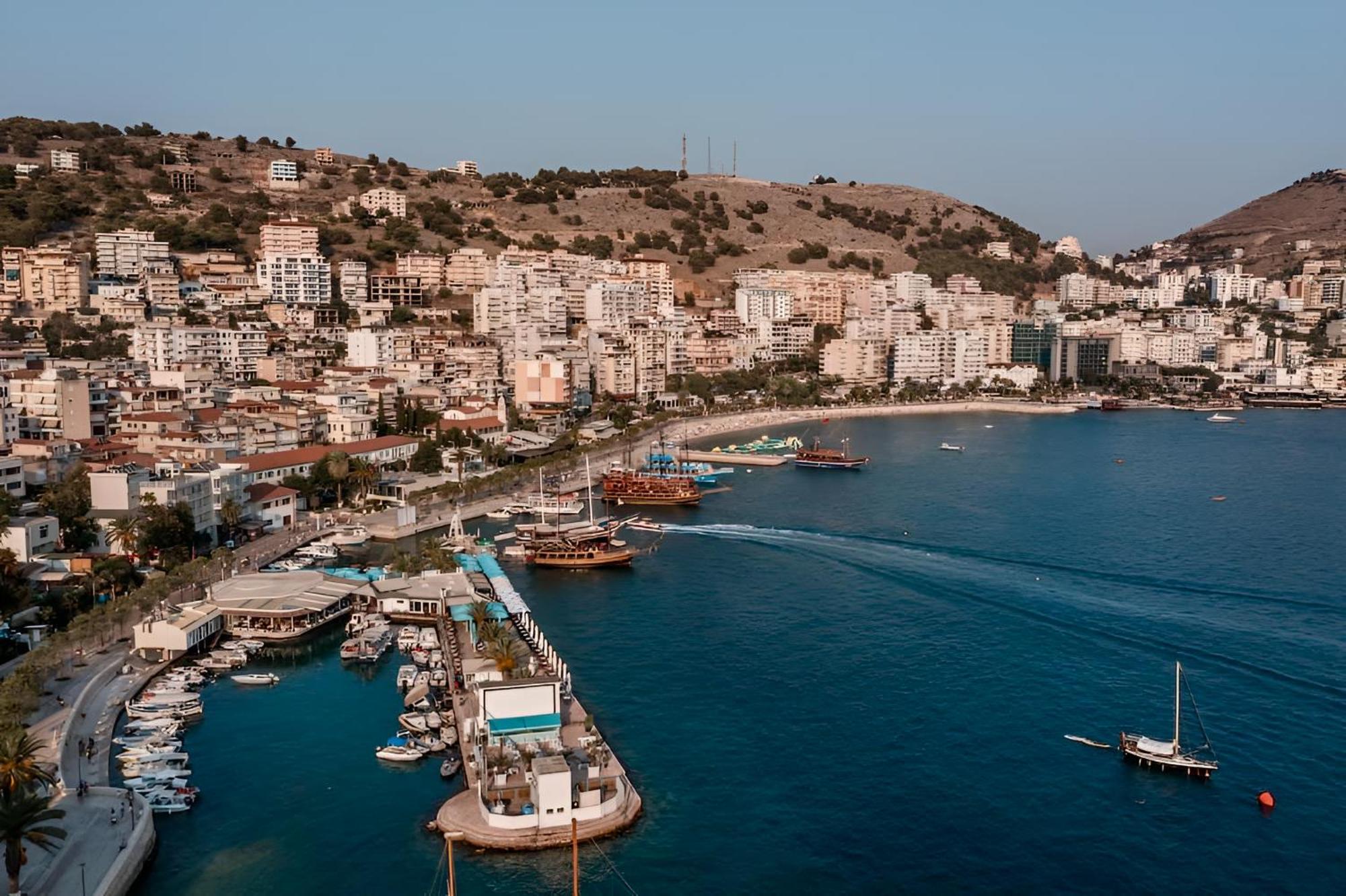 Sea Breeze Apartment Saranda Kültér fotó